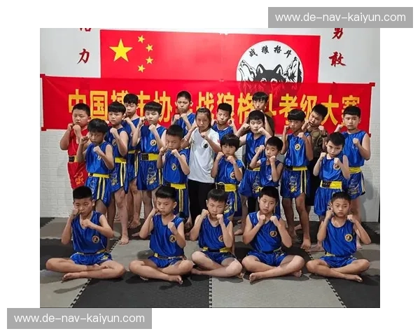 擂台绝响:当“泰拳教科书”江通猜遇见东瀛硬汉今村卓也,谁才是格斗圆桌的真王? 擂台绝响:当“泰拳教科书”江通猜遇见东瀛硬汉今村卓也,谁才是格斗圆桌的真王?